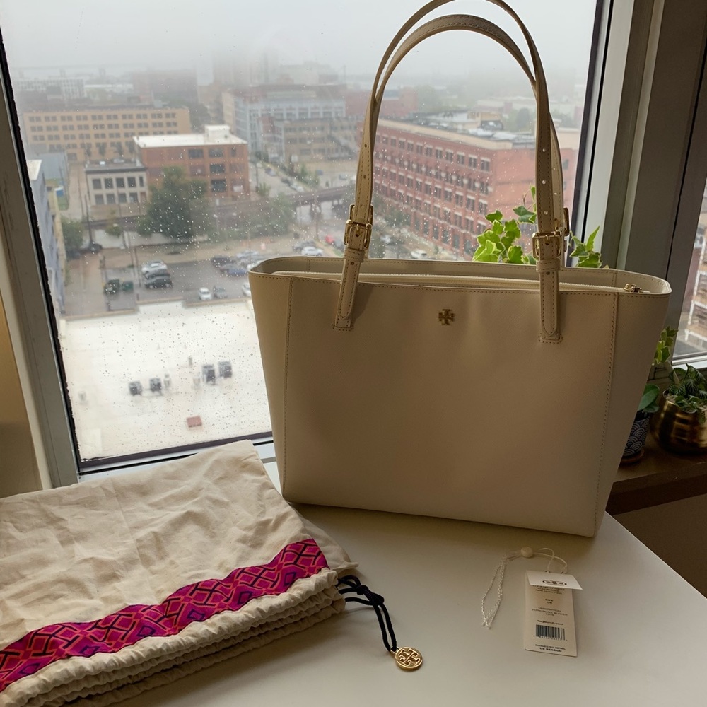 Tory Burch white shoulder bag